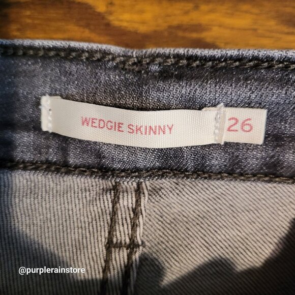 Levi's Jeans 26 Wedgie Straight High Rise Button Fly Black Wash Raw Hem Stretch - Picture 5 of 13